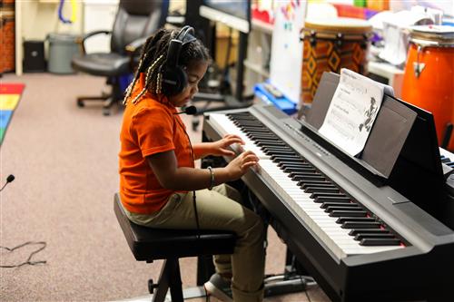 Benton Heights Elementary Keyboard Lab 